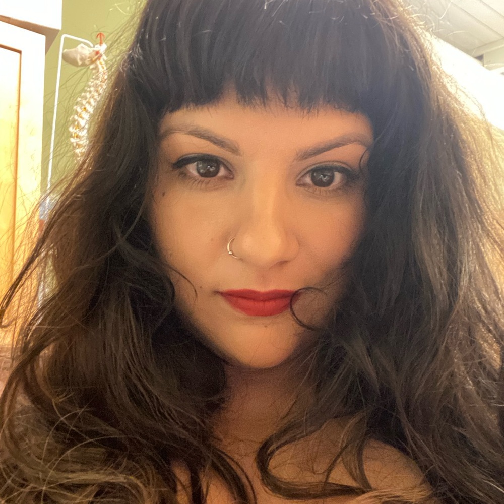 Meet your Posher, Alexis